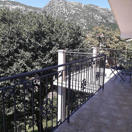 Apartmani Viza Risan Exterior photo
