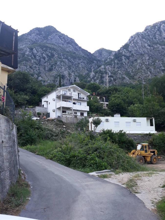 Apartmani Viza Risan Exterior photo