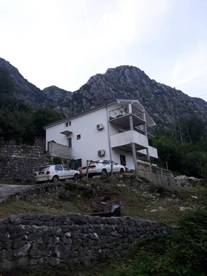 Apartmani Viza Risan Exterior photo