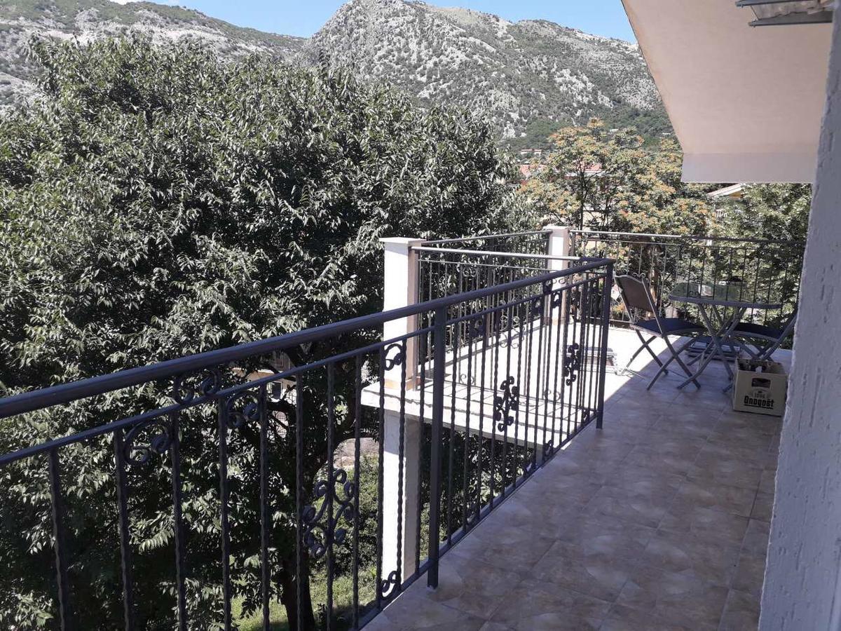 Apartmani Viza Risan Exterior photo