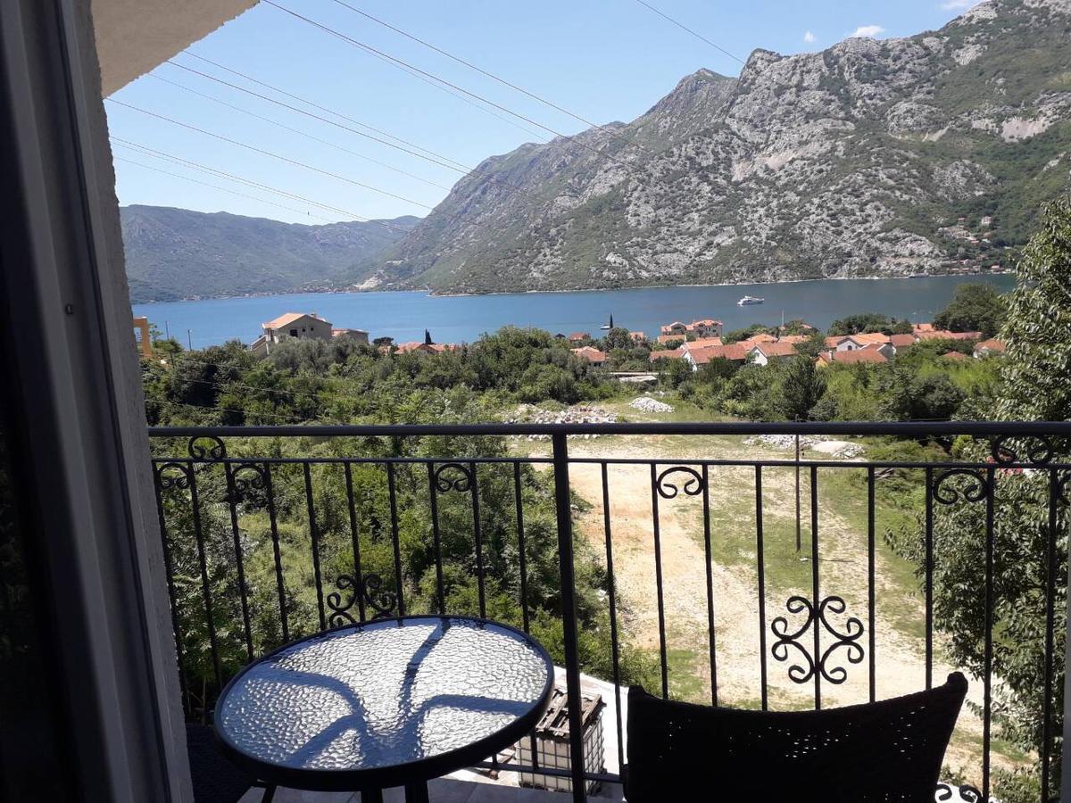 Apartmani Viza Risan Exterior photo