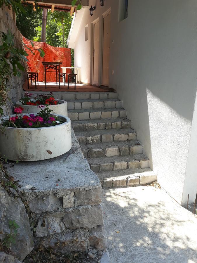 Apartmani Viza Risan Exterior photo